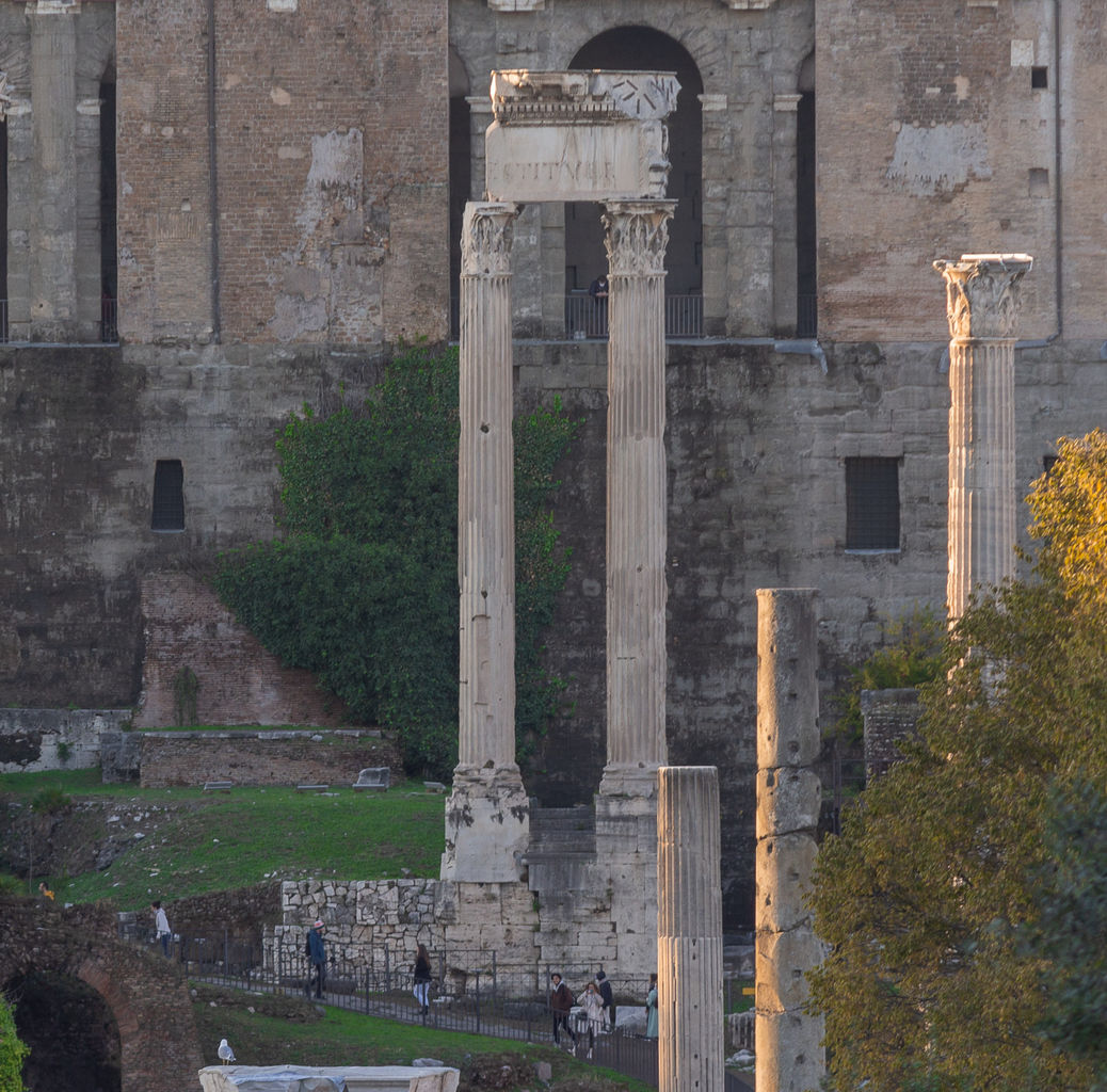 Tempio di Tito e Vespasiano