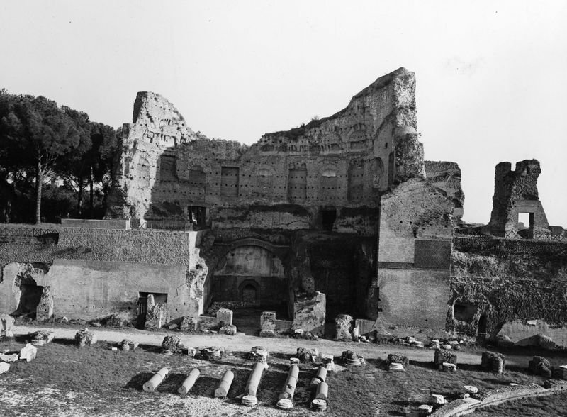 006308 - monumento - Stadio di Domiziano, esedra con il Palco imperiale, dopo il restauro dell'ambiente settentrionale (1963). Neg. serie F nÂ° 2242 