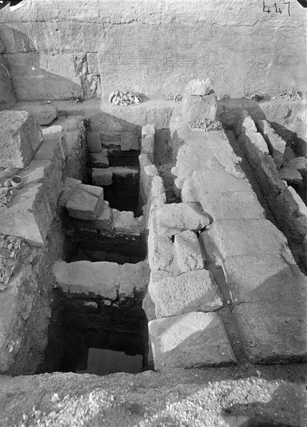 012153 - scavo archeologico - Basilica Emilia, scavo al di sotto della taverna IV Neg. serie E nÂ° 447