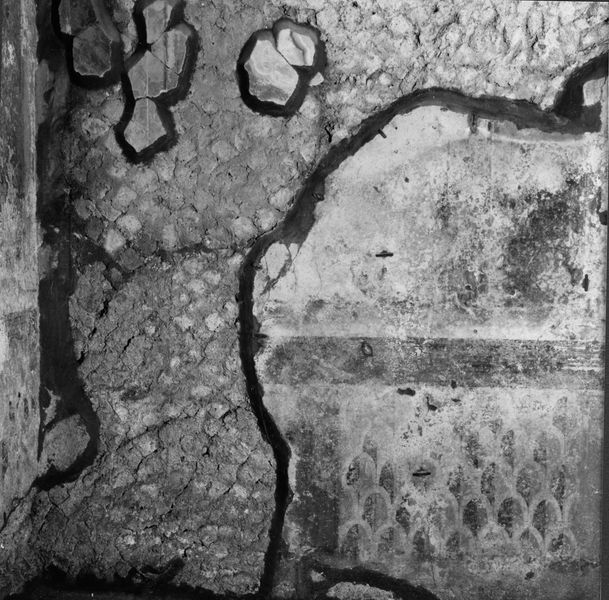 001817 - monumento - Casa dei Grifi, piano inferiore, vano D, angolo nord: particolare della pittura parietale in secondo stile pompeiano ( fase I A di Beyen). 
Riferimento bibliografico: Rizzo, Le pitture della casa dei Grifi 1936

Neg. serie 6x6 nÂ° 19809 (I.C.R. R1227)