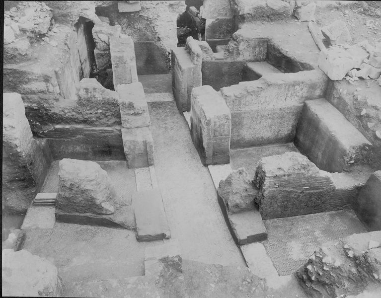 012360 - monumento - Foro Romano, c.d. Carcere, veduta prima dei restauri; neg. serie C, n. 1; 9x12 n. 25