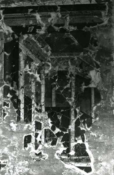 C001940 - reperto - Colosseo, frammento di statua panneggiata, foto del 26/06/1986; neg. serie L, n. 541