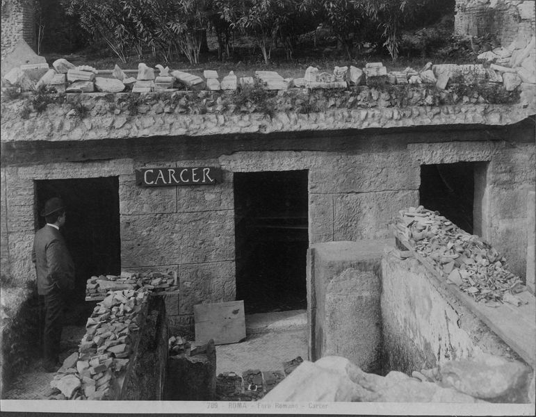 012362 - monumento - Foro Romano, c.d. Carcere, veduta dopo il restauro; senza negativo