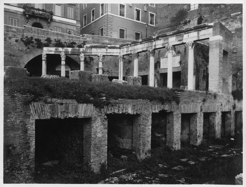 015907 - monumento - Foro Romano, Portico degli Dei Consenti, veduta delle taberne sotto il portico (foto Chauffourier); senza negativo
