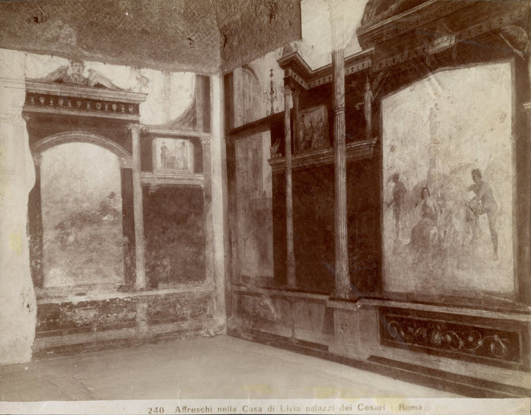 002784 - monumento - Casa dei Grifi, tablino o Sala del Polifemo (vano B): particolare della parete sud- ovest della pittura in secondo stile pompeiano (fase finale- fase II B del Beyen). Bibliografia: Rizzo, "Le pitture della Casa dei Grifi" 1936

Senza negativo
