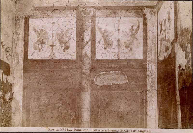 002675 - monumento - Casa di Livia, ala sinistra o Sala dei Fregi Alati: particolare della parete di fondo decorata in secondo stile pompeiano (fase finale- II B del Beyen), prima dei lavori di restauro. Bibliografia: Rizzo " Le pitture della Casa di Livia" 1936

Senza negativo