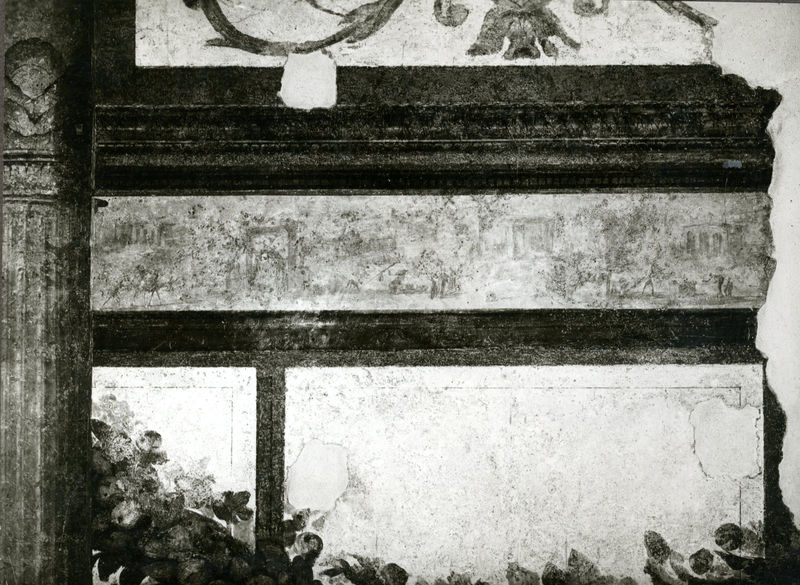 002665 - monumento - Casa di Livia, ala destra o Sala del Monocromo: quarto intercolunnio della parete nord-est. Bibliografia: Rizzo "Le pitture di casa di Livia" 1936

Neg. serie Gabinetto Fotografico Nazionale  E nÂ° 42965