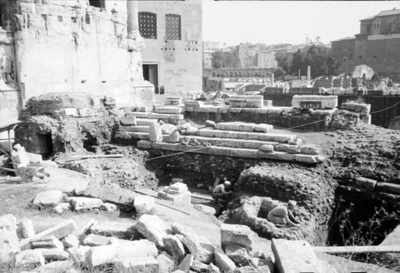 1-00024/ 07685/ 16792 - Roma - Foro Romano - Zona dei Rostra