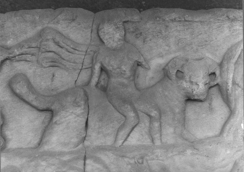 C000570 - restauro - Colosseo, settore sud-est, secondo ordine, consolidamento per iniezione di alcuni blocchi in travertino (restauro 1977-1978); neg. serie M20