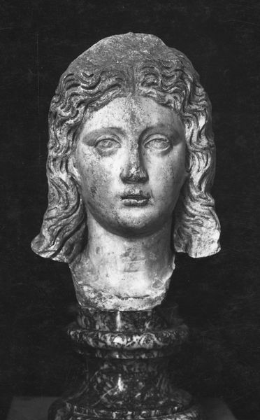 C000581 - restauro - Colosseo, settore sud-est, particolare del coronamento di un pilastro; neg. serie M21