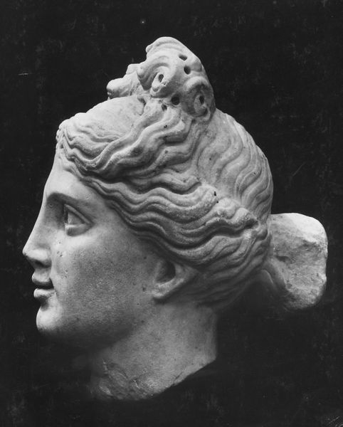 C000597 - restauro - Colosseo, settore sud-est, primo ordine, particolare di un capitello di lesena, prima dell'intervento di restauro; neg. serie M 15