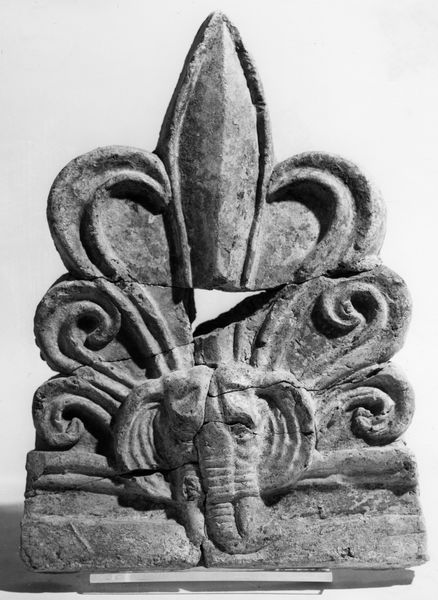 C000759 - monumento - Colosseo, settore settentrionale, primo ordine, documentazione degli atti di inciviltÃ  (foto 14/09/1985); neg. serie I176
