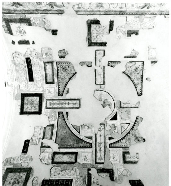 002053 - reperto - Casa di Augusto, "Studiolo di Augusto" c.d., cubicolo superiore, volta: pittura parietale in secondo stile pompeiano, dopo il distacco e restauro, con ricollocazione in situ su pannelli. Bibliografia: Musatti, G. "Casa di Augusto sul Palatino. L'intervento di restauro e considerazioni sulla decorazione pittorica" in Bollettino d'Arte 2, aprile-giugno 2009 (serie VII) pp. 21 e ss. / Iacopi, I. "Casa di Augusto, le pitture" Electa 2007

Neg. serie 6x6 nÂ° 18653