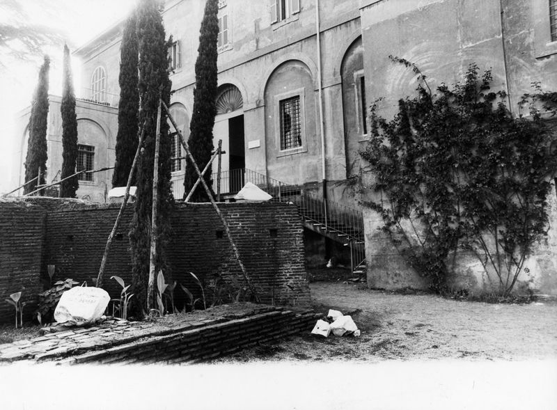 C000912 - monumento - Colosseo, ipogei, settore orientale, particolare della parte superiore di uno dei muri dei corridoi; neg. serie I270