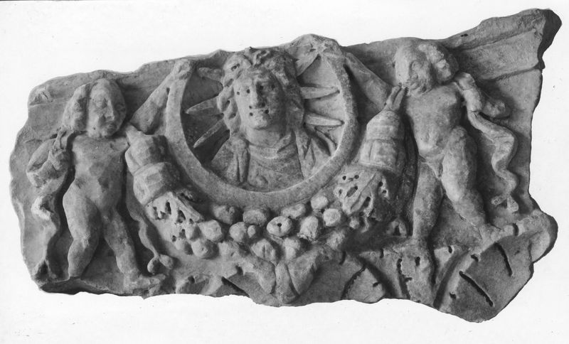 C000928 - monumento - Colosseo, prospetto occidentale, veduta dello sperone Valadier, con furgoncini gastronomia; neg. serie I273