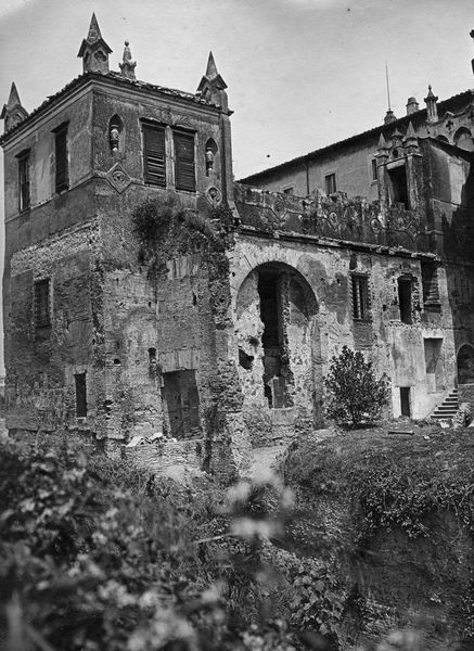 022610 - monumento - Palatino, Domus Augustana, Villa Mills, particolare della porzione sinistra della facciata meridionale; negativo serie A, n. 212. Inv. n. 5669