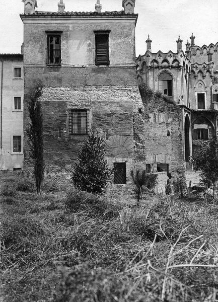 022611 - monumento - Palatino, Domus Augustana, Villa Mills, particolare della porzione sinistra della facciata meridionale; negativo serie A, n. 213. Inv. n. 5670
