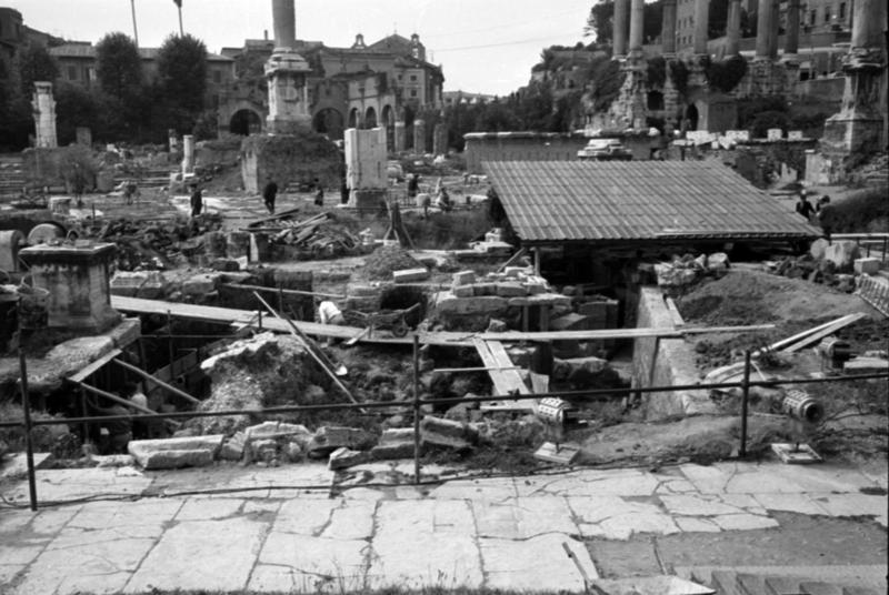 1-00028/ 08085/ 16796 - Roma - Foro Romano - Comizio