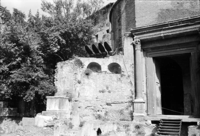 1-00028/ 08085/ 16796 - Roma - Luogo non identificato