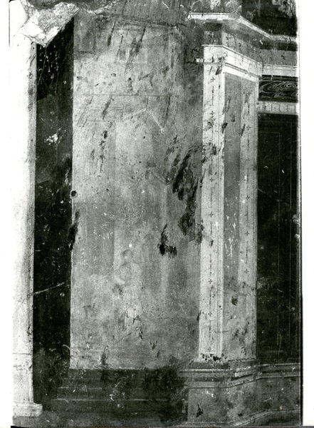 002038 - monumento - Casa di Augusto, cubicolo inferiore, ambiente 14: pittura parietale in secondo stile pompeiano, in situ.
Bibliografia: Musatti, G. "Casa di Augusto sul Palatino. L'intervento di restauro e considerazioni sulla decorazione pittorica" in Bollettino d'Arte 2, aprile-giugno 2009 (serie VII) pp. 21 e ss. /  Iacopi, I. "La Casa di Augusto, le pitture" Electa 2007 

Neg. serie Film nÂ° 878