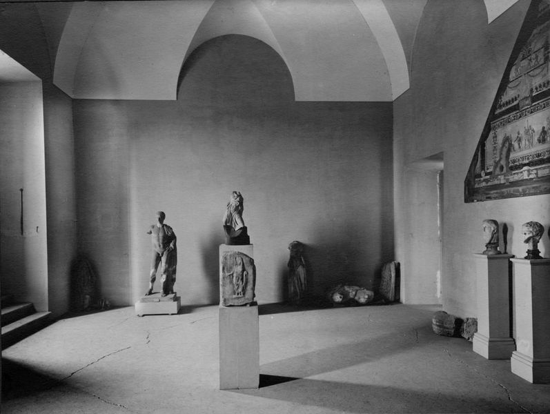 C001048 - monumento - Colosseo, versante settentrionale, summa cavea, particolare della muratura dell'Attico; neg. serie I284