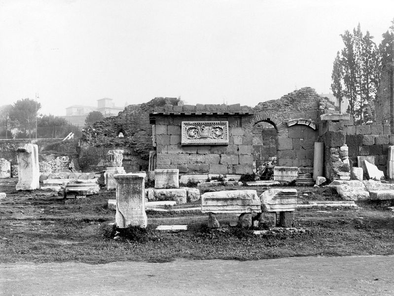 012253 - monumento - Basilica Emilia, veduta sud-ovest, successivamente la realizzazione della Via dell'Impero nel 1932. Neg. serie B nÂ° 1210