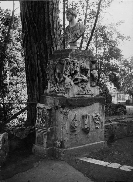 C001206 - monumento - Colosseo, settore meridionale, primo ordine. Veduta dal III ambulacro delle arcate del restauro di Gregorio XVI; neg. serie I332