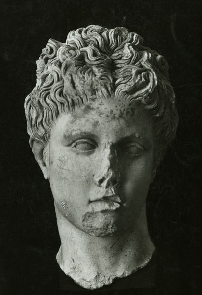 C001229 - restauro - Colosseo, prospetto sud-occidentale, primo ordine. Veduta da sud di una trincea per alloggiamento tubazioni di servizio. Al centro lastroni in travertino; neg serie I363 (giugno 1987)