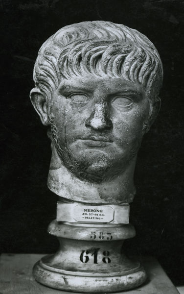 C001224 - restauro - Colosseo, prospetto sud-occidentale, primo ordine. Veduta da est di una trincea per alloggiamento tubazioni di servizio. Al centro blocchi di fondazione in travertino; neg. serie I358Colosseo, prospetto sud-occidentale, primo ordine. Veduta da sud di una trincea per alloggiamento tubazioni di servizio. Al centro lastroni in travertino; neg serie I364 (giugno 1987)