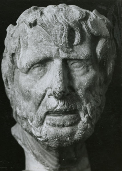 C001225 - restauro - Colosseo, prospetto sud-occidentale, primo ordine. Veduta da est di una trincea per alloggiamento tubazioni di servizio. Al centro blocchi di fondazione in travertino; neg. serie I359Colosseo, prospetto sud-occidentale, primo ordine. Veduta da sud di una trincea per alloggiamento tubazioni di servizio. Al centro lastroni in travertino; neg serie I364 (giugno 1987)