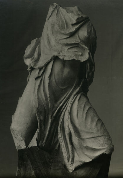 C001239 - elaborato grafico - Colosseo. Veduta del settore ovest prima della costruzione dello sperone Valadier. (Incisione in rame del XVIII secolo; collezione Lanciani); neg. serie L A322 (Roma XI.1.57)