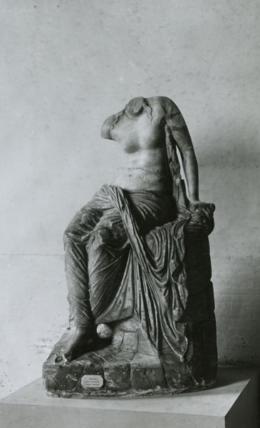 C001250 - monumento - Colosseo, settore nord-orientale, chiesa di S. Maria della PietÃ . Iscrizione funeraria del sacerdote Francesco Roviba (foto settembre 1988); neg. serie L2164