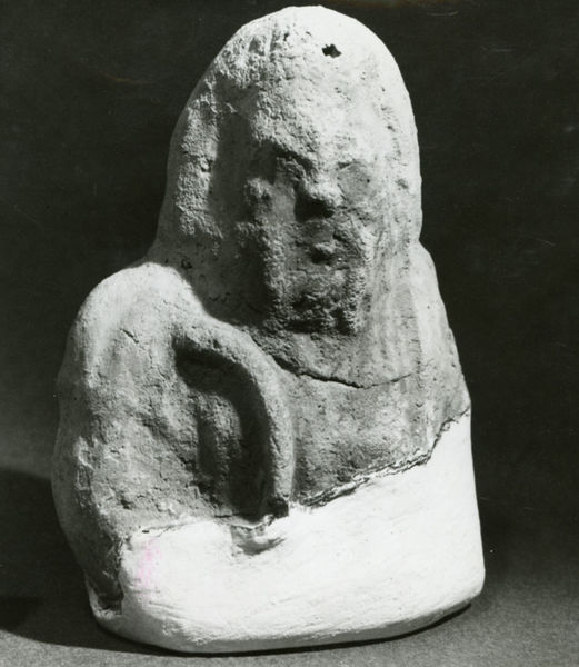 C001306 - restauro - Colosseo, prospetto meridionale, primo ordine. Particolare di una spaccatura su un blocco di travertino di un pilastro evidenziata durante il restauro (foto 05/10/1981) neg. serie L5