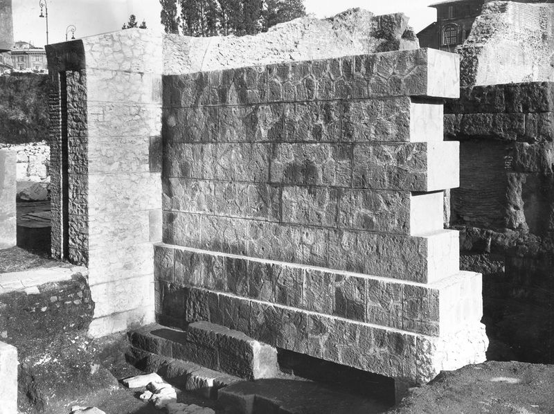 012178 - monumento - Basilica Emilia, veduta ingresso monumento, dopo i lavori di ricostruzione. Neg. serie E nÂ° 1075