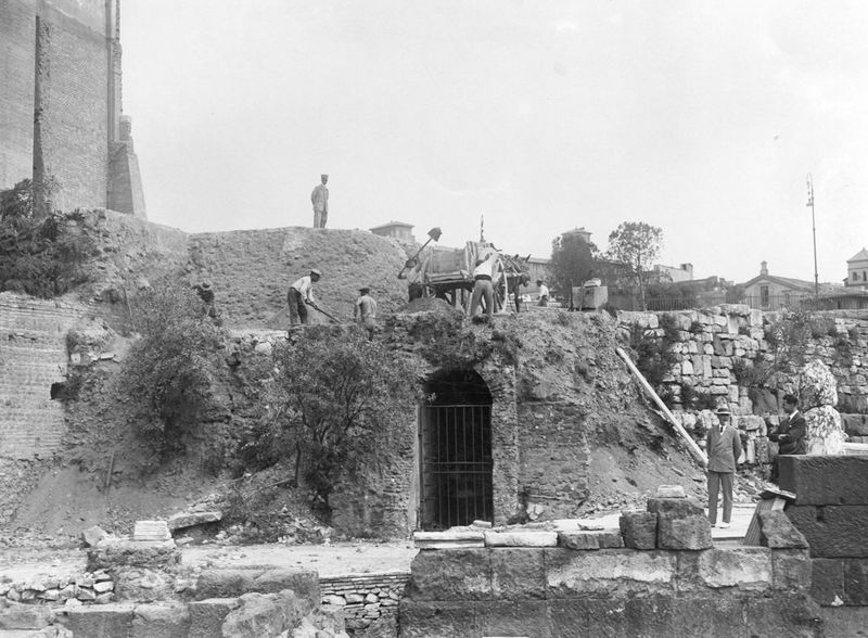 011501 - scavo archeologico - Basilica Emilia, scavi dal 1932-1936-1942, verso la Curia Iulia, visto da sud-ovest. Neg. serie 9x12 nÂ° 91