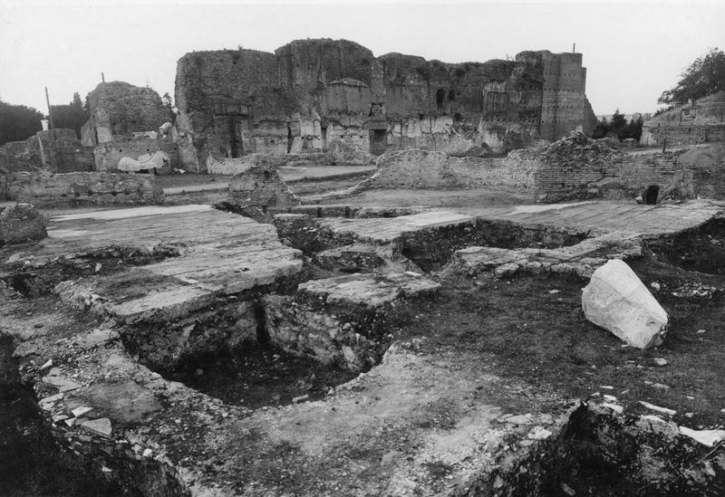003168 - monumento - Palatino, Domus Augustana, peristilio superiore, ambienti sul lato orientale, particolare dei pavimenti; neg. serie E, n. 822