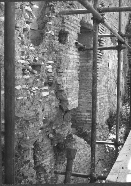 015499 - restauro - Foro Romano, Horrea Agrippiana, restauri delle murature; FILM n. 403, n. 4