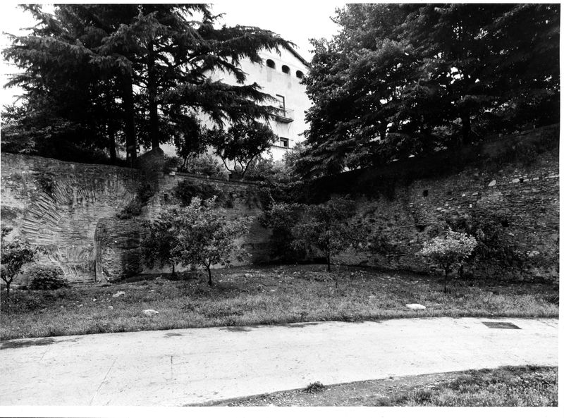 002970 - monumento - Strutture Imperiali prospicenti la via di S. Grecorio: luglio 1992
