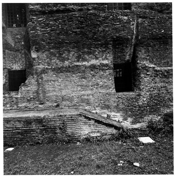 002958 - monumento - Strutture Imperiali prospicenti la via di S. Grecorio: luglio 1992