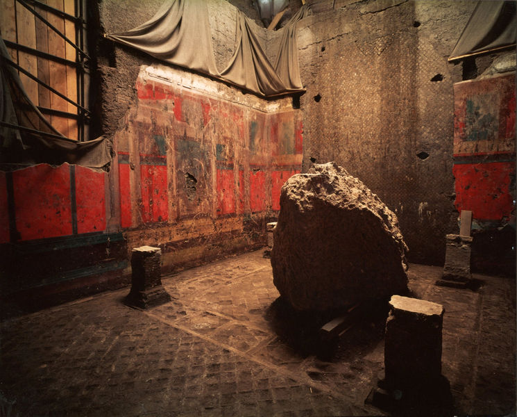 001976 - restauro - Casa di Augusto, Oecus, ambiente 13, pittura parietale in secondo stile pompeiano, ricollocata in situ su pannelli nel 2000.
 Bibliografia: Musatti, G. "Casa di Augusto sul Palatino. L'intervento di restauro e considerazioni sulla decorazione pittorica" in Bollettino d'Arte 2, aprile-giugno 2009 (serie VII) pp. 24 e ss. / Iacopi, I. "La Casa di Augusto, le pitture" Electa 2007 
 Neg. serie 13x18 nÂ° 2908