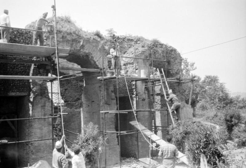 1-00030/ 08156/ 17183/ 16806 - Roma - Palatino - Costruzioni severiane