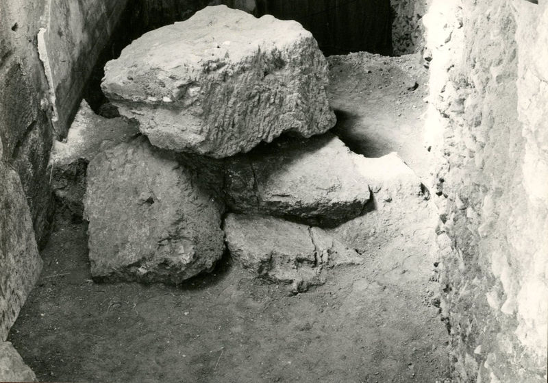 002156 - scavo archeologico - Casa di Augusto, scavi al cubicolo superiore, ambiente 15. Neg. serie 424