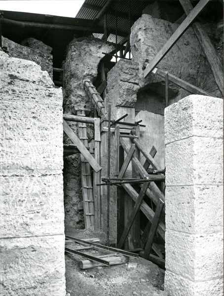 001942 - restauro - Casa di Augusto, consolidamento delle strutture murarie per la ricollocazione del rivestimento parietale. Restauri 1970/1971. Neg. serie 9x12 nÂ° 976