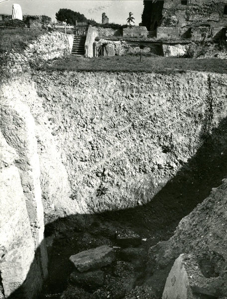 002447 - scavo archeologico - Casa di Augusto, area del peristilio orientale, settore ovest, durante i lavori di scavo, ottobre 1968. Neg. serie 9x12 nÂ° 793