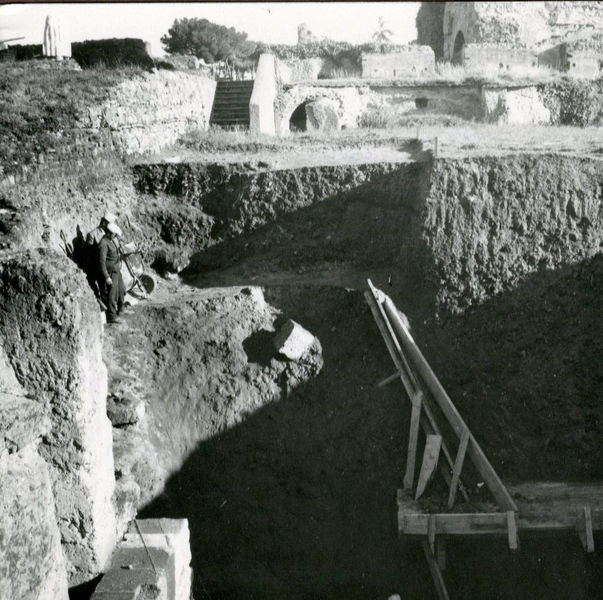 002459 - scavo archeologico - Casa di Augusto, area del peristilio orientale, settore ovest, durante i lavori di scavo. Senza negativo