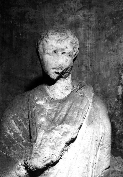 005903 - monumento - Palatino, Horti Farnesiani, il Ninfeo della pioggia, ritratto di una statua non pertinente; neg. serie 6x6 n. 1216