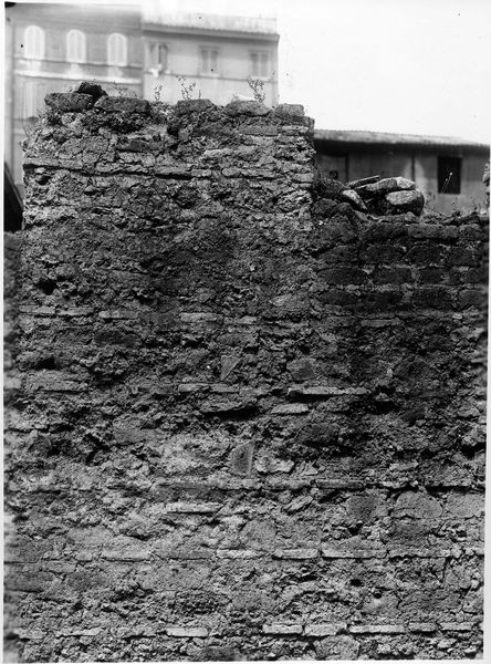 015448 - monumento - Foro Romano, Horrea Agrippiana, lato nord occidentale, particolare di un muro di epoca tarda; neg. serie E, n. 2328