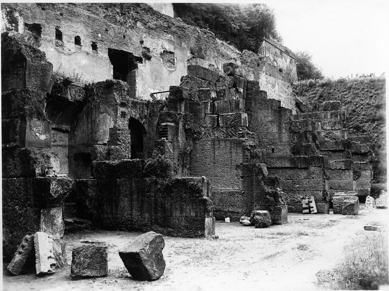 015442 - monumento - Foro Romano, Horrea Agrippiana, particolare delle murature del lato sud orientale; neg. serie E, n. 1856