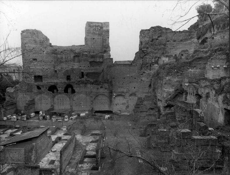 015505 - restauro - Foro Romano, Horrea Agrippiana, restauro delle murature sud occidentali del c.d. Tempio di Augusto e delle pareti davanti agli Horrea (1975); senza negativo