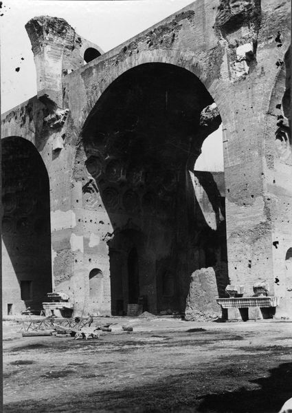 011099 - monumento - Foro Romano, Basilica di Massenzio, veduta della parte interna; neg. serie F, n. 387